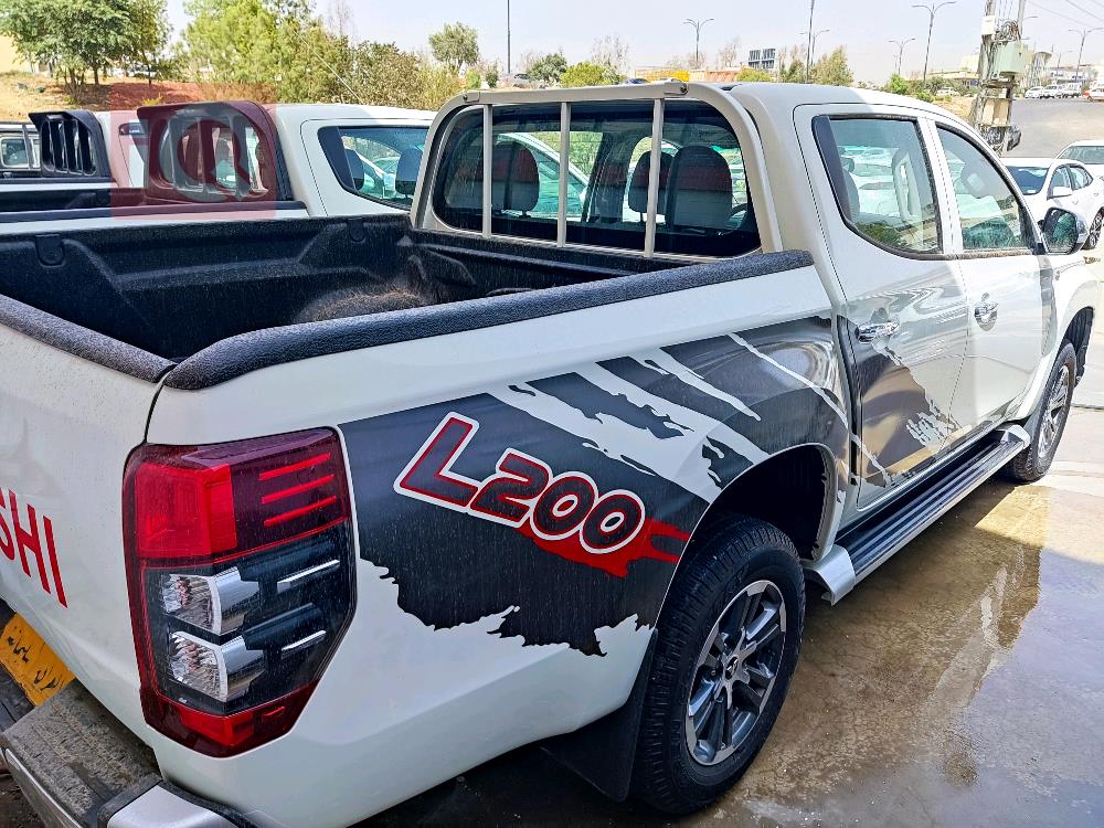 میتسوبیشی L200